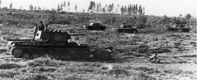 Иллюстрация к книге — Советский тяжелый танк КВ-1. Первые танки Победы [i_092.jpg]