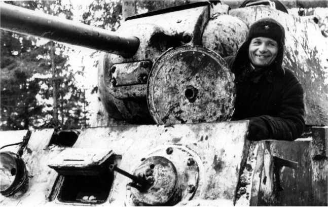 Иллюстрация к книге — Советский тяжелый танк КВ-1. Первые танки Победы [i_135.jpg]
