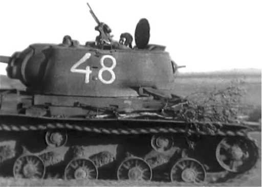 Иллюстрация к книге — Советский тяжелый танк КВ-1. Первые танки Победы [i_146.jpg]