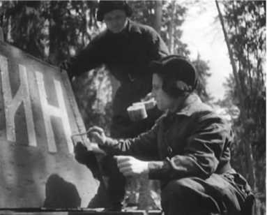 Иллюстрация к книге — Советский тяжелый танк КВ-1. Первые танки Победы [i_156.jpg]