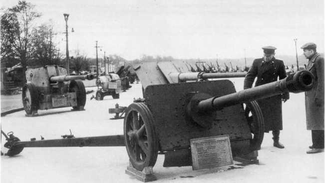 Иллюстрация к книге — Противотанковая артиллерия Вермахта во Второй Мировой войне. От &quot;дверных колотушек&quot; до &quot;убийц танков&quot; [i_043.jpg]