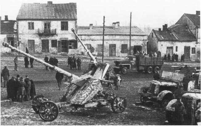 Иллюстрация к книге — Противотанковая артиллерия Вермахта во Второй Мировой войне. От &quot;дверных колотушек&quot; до &quot;убийц танков&quot; [i_154.jpg]