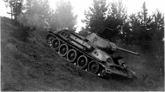 Иллюстрация к книге — Наследники «Тридцатьчетверки» – Т-34М, Т-43, Т-34-100, Т-44 [i_025.jpg]
