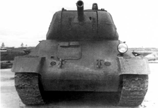 Иллюстрация к книге — Наследники «Тридцатьчетверки» – Т-34М, Т-43, Т-34-100, Т-44 [i_044.jpg]