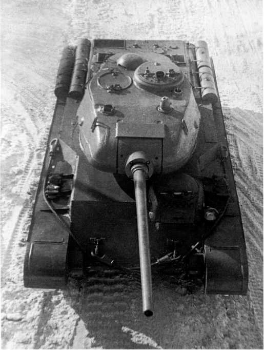 Иллюстрация к книге — Наследники «Тридцатьчетверки» – Т-34М, Т-43, Т-34-100, Т-44 [i_077.jpg]