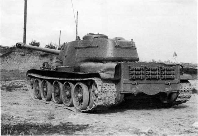 Иллюстрация к книге — Наследники «Тридцатьчетверки» – Т-34М, Т-43, Т-34-100, Т-44 [i_088.jpg]