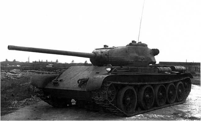 Иллюстрация к книге — Наследники «Тридцатьчетверки» – Т-34М, Т-43, Т-34-100, Т-44 [i_098.jpg]