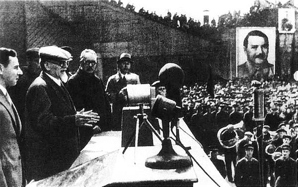 Иллюстрация к книге — Танк прорыва КВ. &quot;Клим Ворошилов&quot; [i_027.jpg]