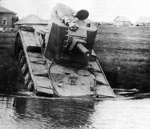 Иллюстрация к книге — Танк прорыва КВ. &quot;Клим Ворошилов&quot; [i_029.jpg]