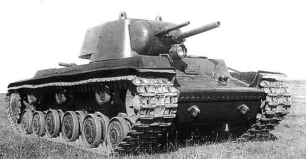 Иллюстрация к книге — Танк прорыва КВ. &quot;Клим Ворошилов&quot; [i_042.jpg]