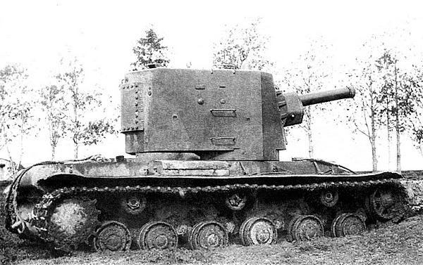 Иллюстрация к книге — Танк прорыва КВ. &quot;Клим Ворошилов&quot; [i_046.jpg]