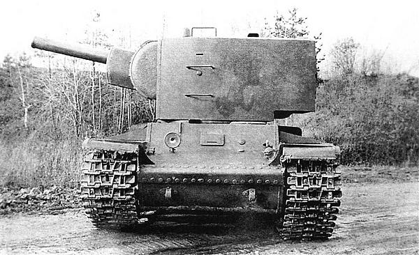 Иллюстрация к книге — Танк прорыва КВ. &quot;Клим Ворошилов&quot; [i_047.jpg]