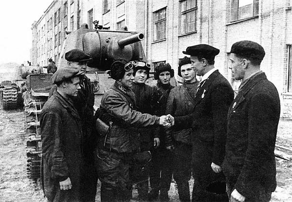 Иллюстрация к книге — Танк прорыва КВ. &quot;Клим Ворошилов&quot; [i_055.jpg]