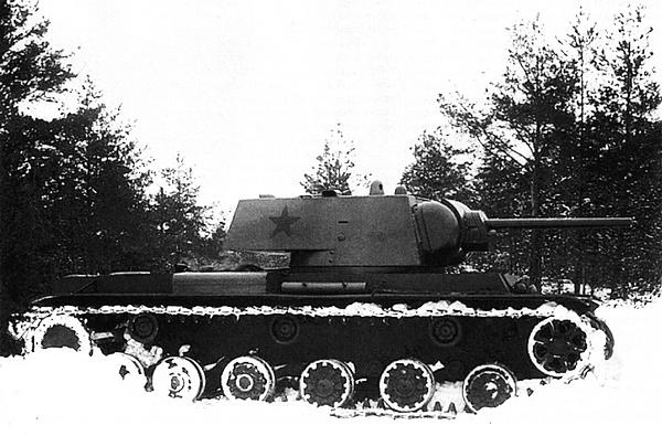 Иллюстрация к книге — Танк прорыва КВ. &quot;Клим Ворошилов&quot; [i_094.jpg]