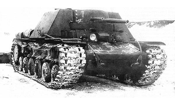 Иллюстрация к книге — Танк прорыва КВ. &quot;Клим Ворошилов&quot; [i_113.jpg]