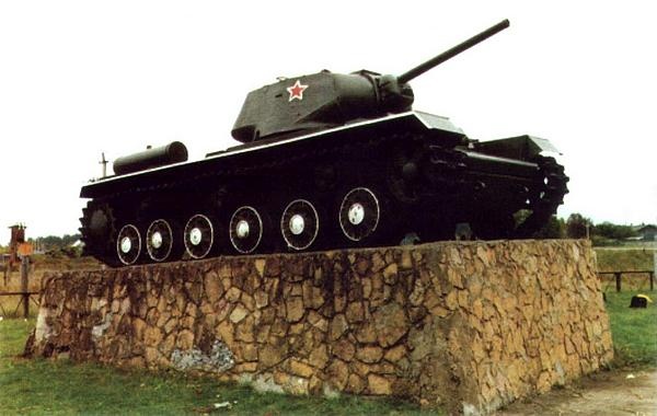 Иллюстрация к книге — Танк прорыва КВ. &quot;Клим Ворошилов&quot; [i_129.jpg]