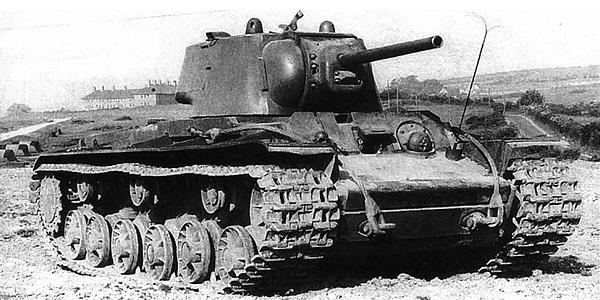 Иллюстрация к книге — Танк прорыва КВ. &quot;Клим Ворошилов&quot; [i_157.jpg]