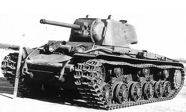 Иллюстрация к книге — Танк прорыва КВ. &quot;Клим Ворошилов&quot; [i_158.jpg]