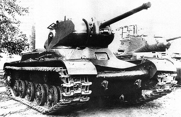 Иллюстрация к книге — Танк прорыва КВ. &quot;Клим Ворошилов&quot; [i_180.jpg]