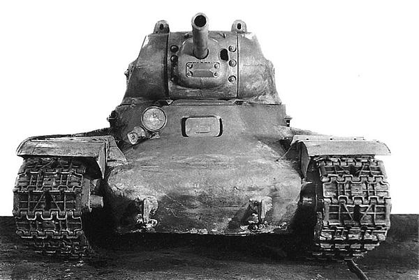 Иллюстрация к книге — Танк прорыва КВ. &quot;Клим Ворошилов&quot; [i_183.jpg]