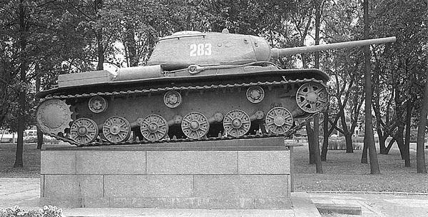 Иллюстрация к книге — Танк прорыва КВ. &quot;Клим Ворошилов&quot; [i_193.jpg]