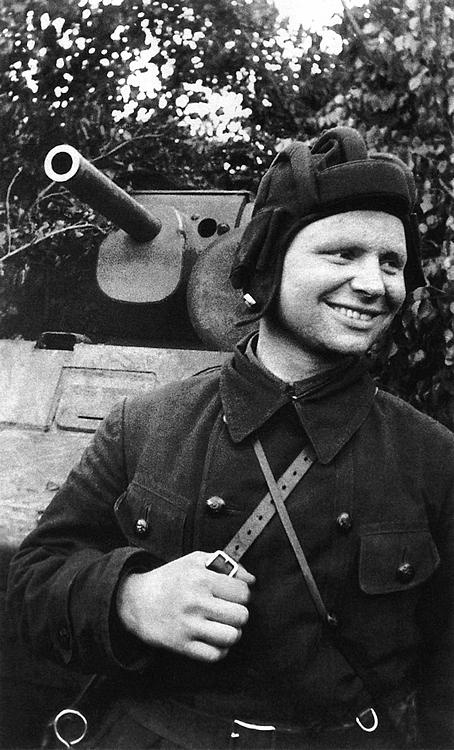 Иллюстрация к книге — Танк прорыва КВ. &quot;Клим Ворошилов&quot; [i_200.jpg]