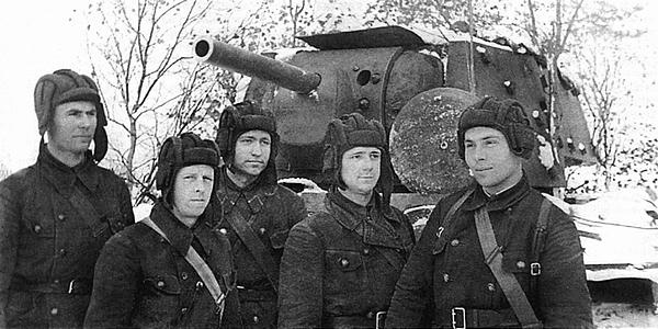 Иллюстрация к книге — Танк прорыва КВ. &quot;Клим Ворошилов&quot; [i_214.jpg]