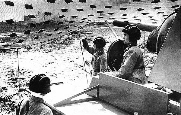 Иллюстрация к книге — Танк прорыва КВ. &quot;Клим Ворошилов&quot; [i_219.jpg]