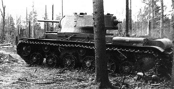 Иллюстрация к книге — Танк прорыва КВ. &quot;Клим Ворошилов&quot; [i_220.jpg]