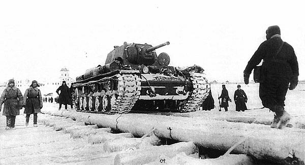 Иллюстрация к книге — Танк прорыва КВ. &quot;Клим Ворошилов&quot; [i_223.jpg]