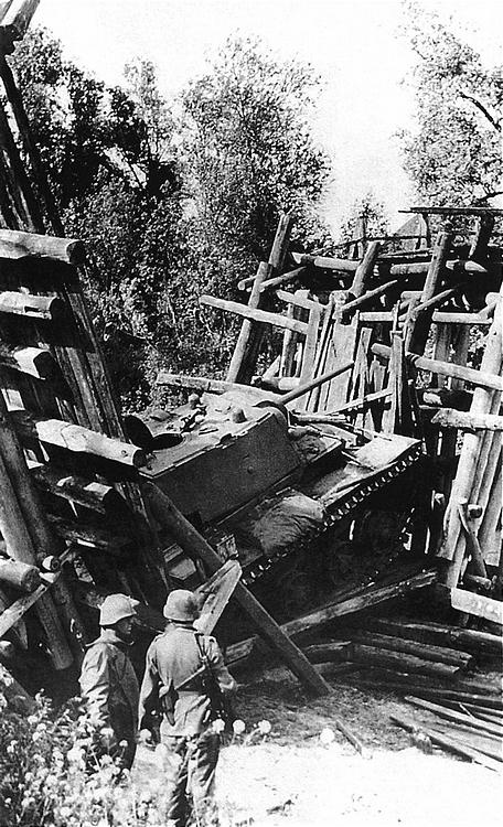 Иллюстрация к книге — Танк прорыва КВ. &quot;Клим Ворошилов&quot; [i_226.jpg]