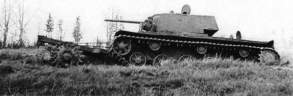 Иллюстрация к книге — Танк прорыва КВ. &quot;Клим Ворошилов&quot; [i_234.jpg]