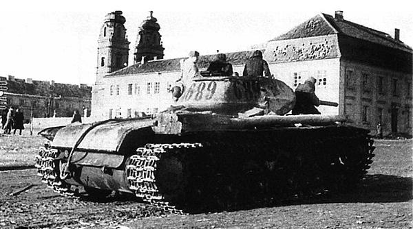 Иллюстрация к книге — Танк прорыва КВ. &quot;Клим Ворошилов&quot; [i_238.jpg]