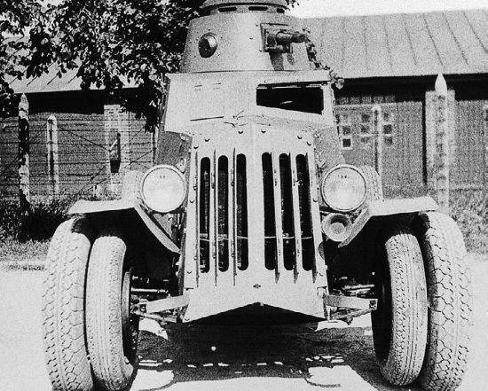 Иллюстрация к книге — Броня на колесах. История советского бронеавтомобиля 1925-1945 гг. [i_011.jpg]