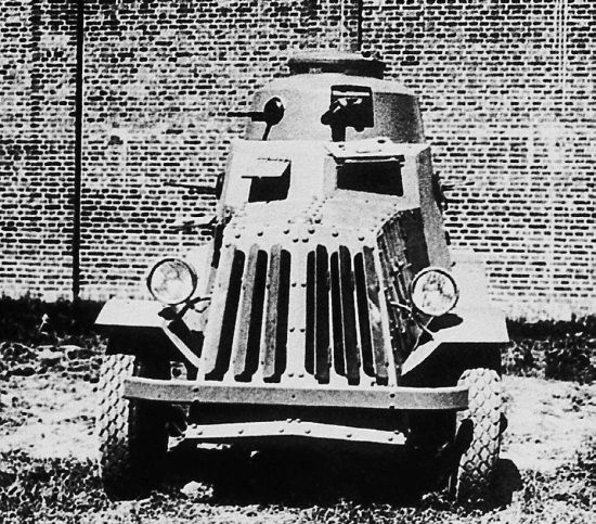 Иллюстрация к книге — Броня на колесах. История советского бронеавтомобиля 1925-1945 гг. [i_016.jpg]