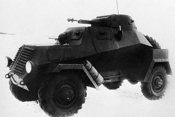 Иллюстрация к книге — Броня на колесах. История советского бронеавтомобиля 1925-1945 гг. [i_158.jpg]