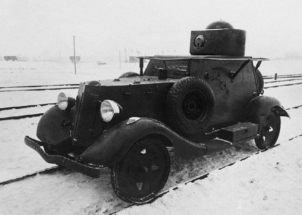 Иллюстрация к книге — Броня на колесах. История советского бронеавтомобиля 1925-1945 гг. [i_167.jpg]