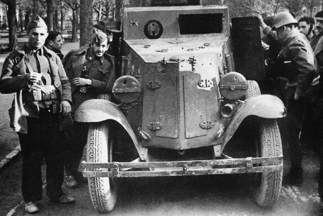 Иллюстрация к книге — Броня на колесах. История советского бронеавтомобиля 1925-1945 гг. [i_178.jpg]