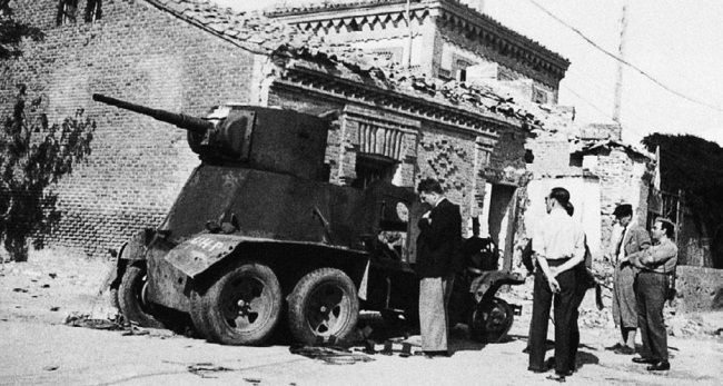 Иллюстрация к книге — Броня на колесах. История советского бронеавтомобиля 1925-1945 гг. [i_183.jpg]