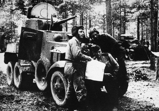 Иллюстрация к книге — Броня на колесах. История советского бронеавтомобиля 1925-1945 гг. [i_219.jpg]