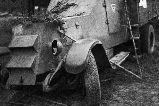 Иллюстрация к книге — Броня на колесах. История советского бронеавтомобиля 1925-1945 гг. [i_228.jpg]