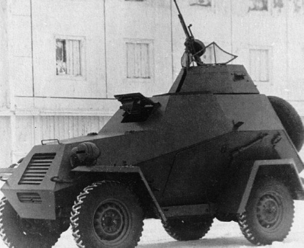 Иллюстрация к книге — Броня на колесах. История советского бронеавтомобиля 1925-1945 гг. [i_237.jpg]