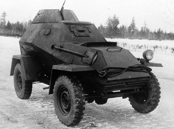 Иллюстрация к книге — Броня на колесах. История советского бронеавтомобиля 1925-1945 гг. [i_241.jpg]
