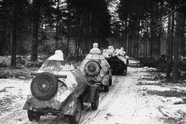 Иллюстрация к книге — Броня на колесах. История советского бронеавтомобиля 1925-1945 гг. [i_243.jpg]