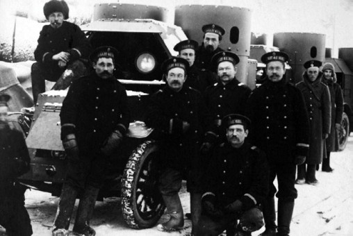 Иллюстрация к книге — Броня русской армии. Бронеавтомобили и бронепоезда в Первой мировой войне [i_061.jpg]