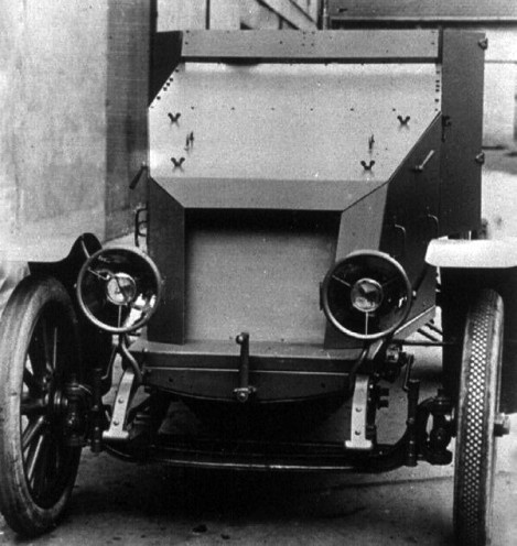 Иллюстрация к книге — Броня русской армии. Бронеавтомобили и бронепоезда в Первой мировой войне [i_111.jpg]