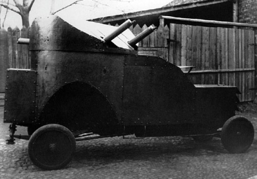 Иллюстрация к книге — Броня русской армии. Бронеавтомобили и бронепоезда в Первой мировой войне [i_120.jpg]