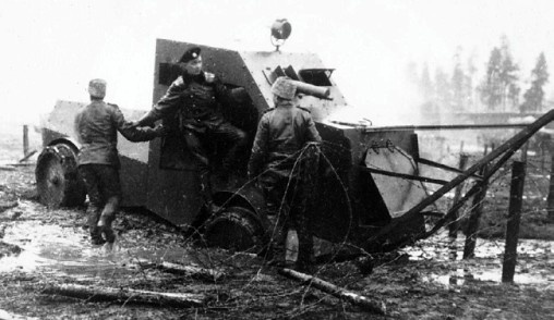 Иллюстрация к книге — Броня русской армии. Бронеавтомобили и бронепоезда в Первой мировой войне [i_171.jpg]