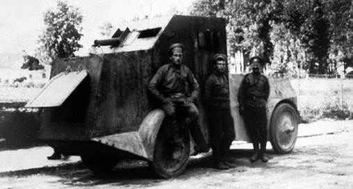 Иллюстрация к книге — Броня русской армии. Бронеавтомобили и бронепоезда в Первой мировой войне [i_174.jpg]