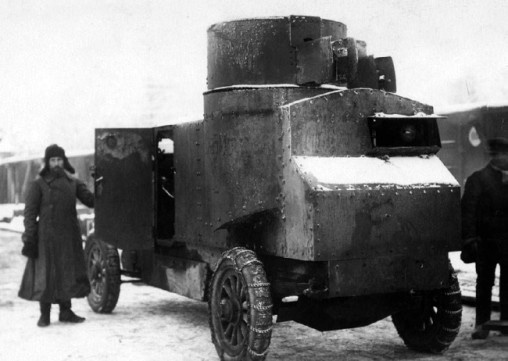 Иллюстрация к книге — Броня русской армии. Бронеавтомобили и бронепоезда в Первой мировой войне [i_190.jpg]